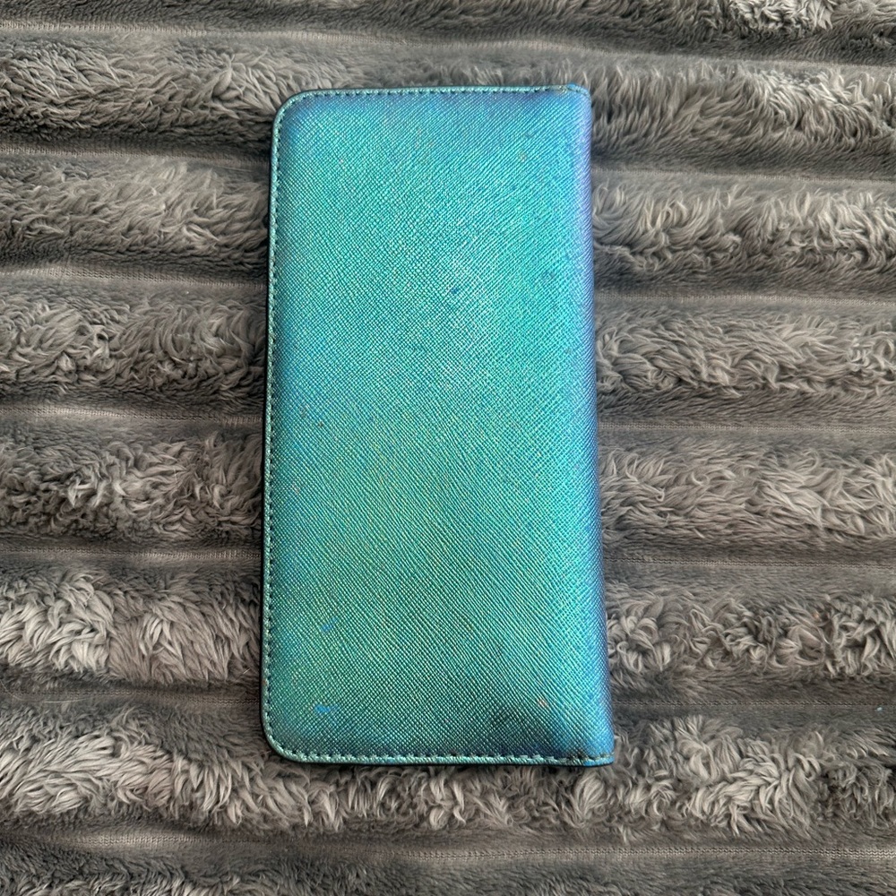 RARE ITEM. Henri Bendel Blue Petrol Wallet ✨ - Picture 4 of 4
